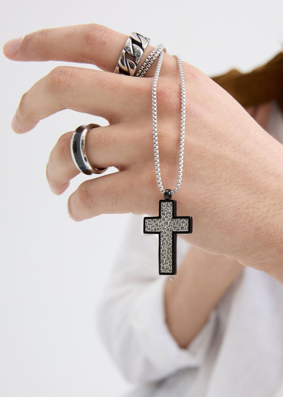 Charm Cross Hálsmen