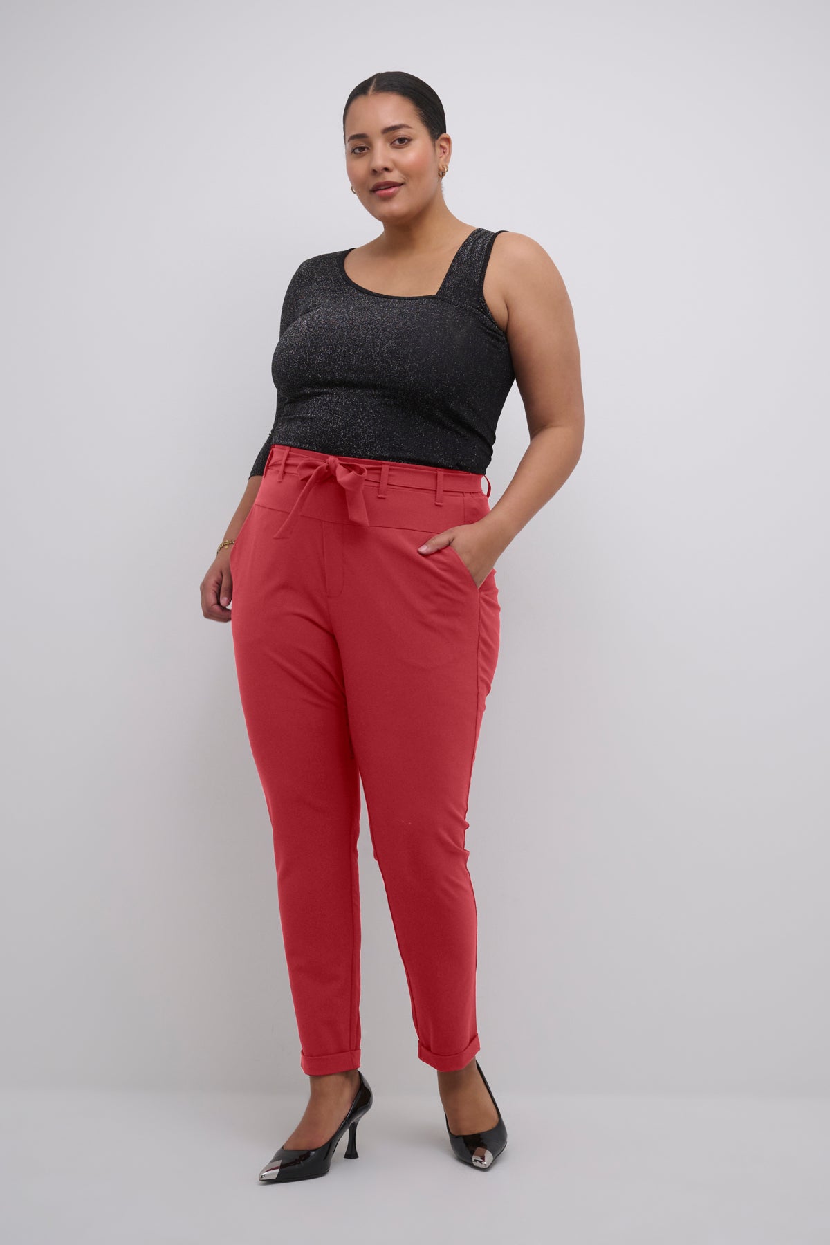 Jia Belt Buxur - Rauðar