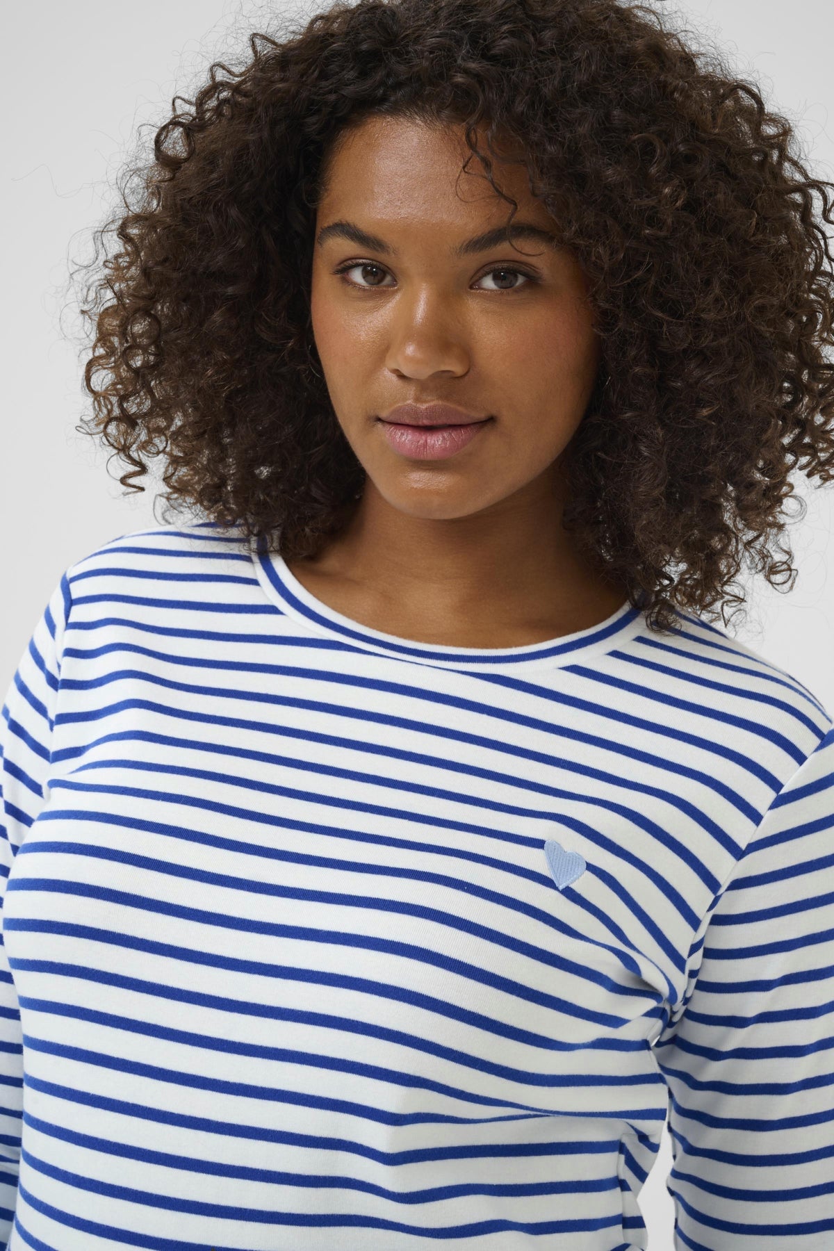 Lia Toppur - SurfBlue