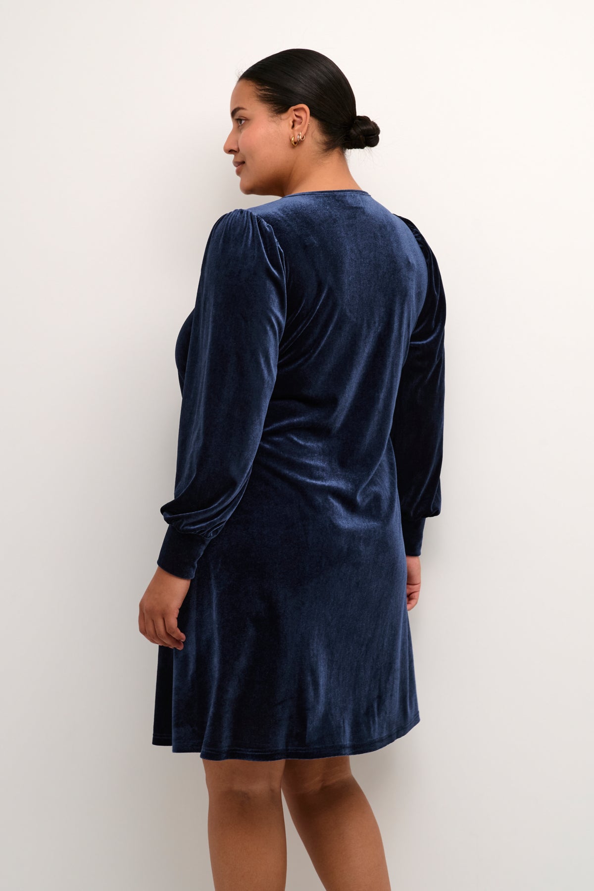 Hellen Velúr Kjóll