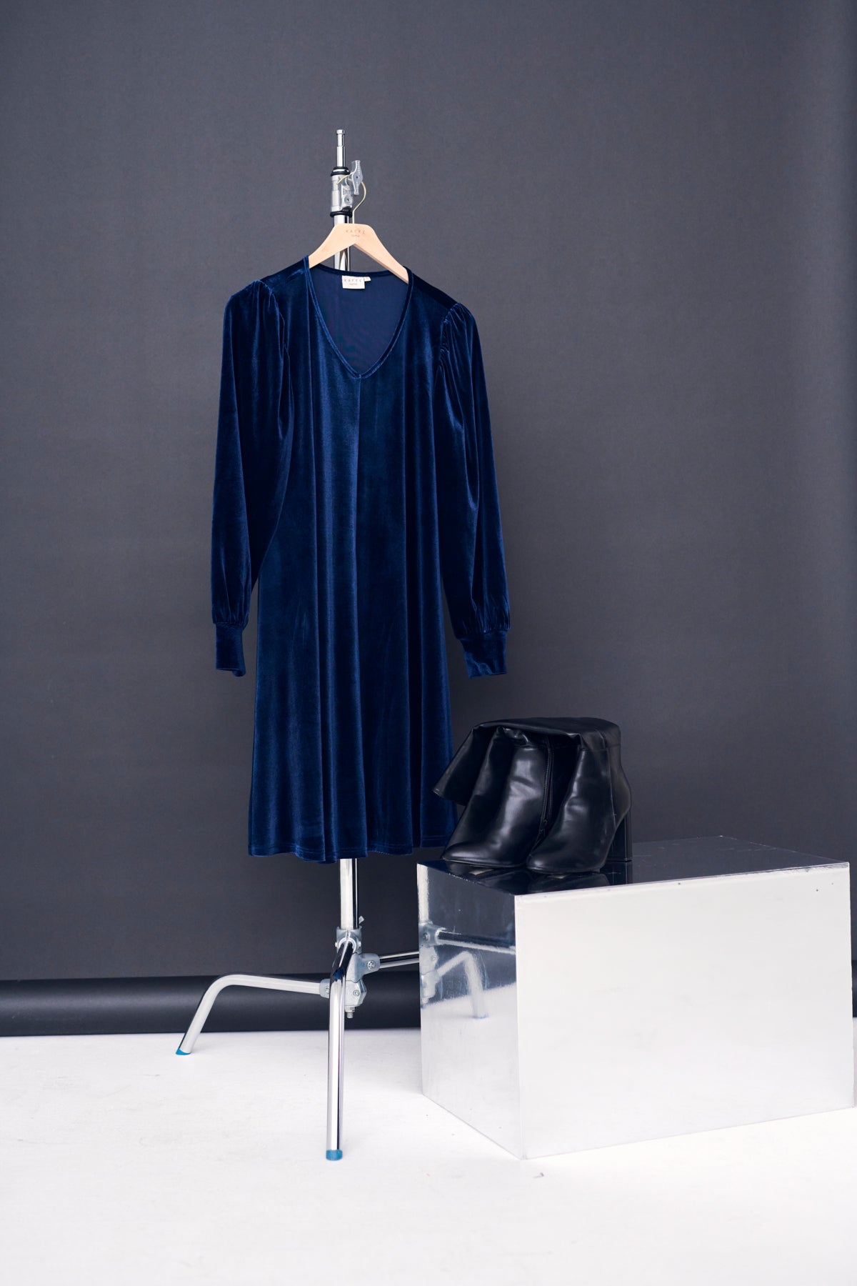 Hellen Velúr Kjóll