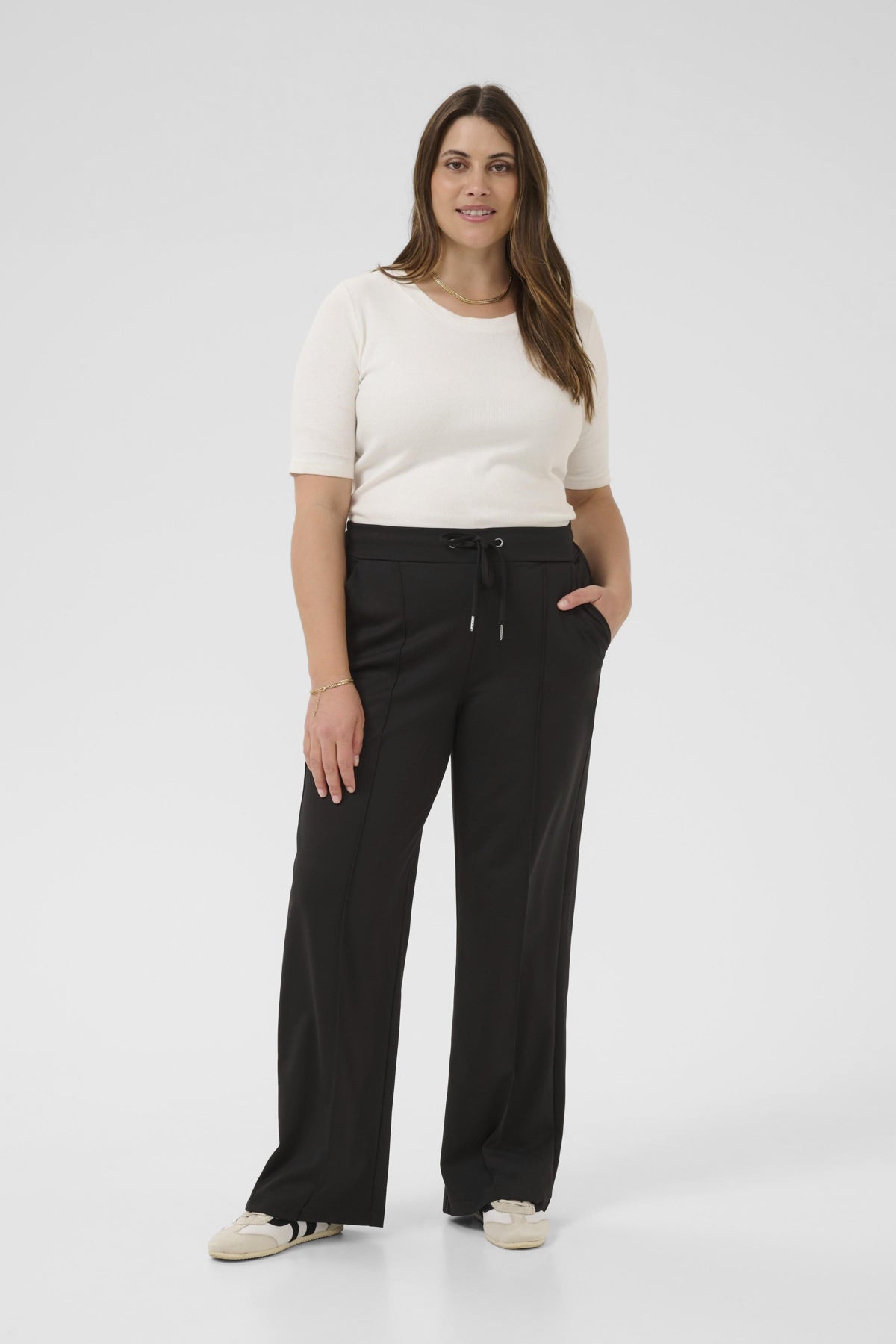 Jenna Straight Pants - Svartar