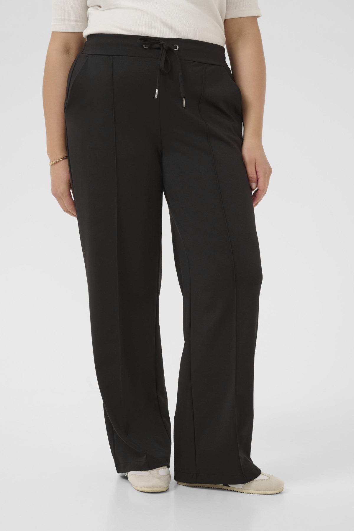 Jenna Straight Pants - Svartar