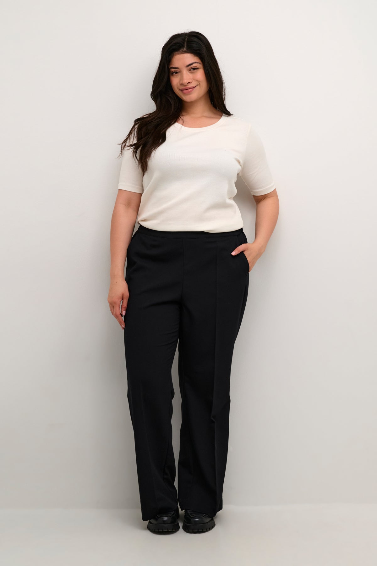 Sakira Flared Buxur - Svartar