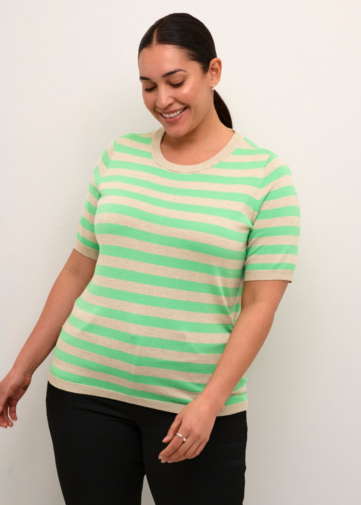 Lizzy Green Stutterma Peysa