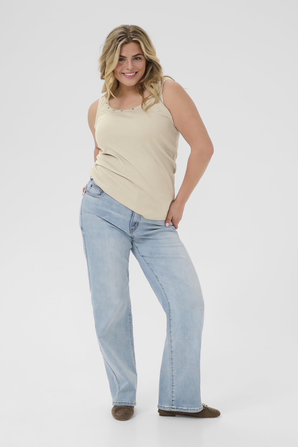 Carina Eyelets Hlýrabolur