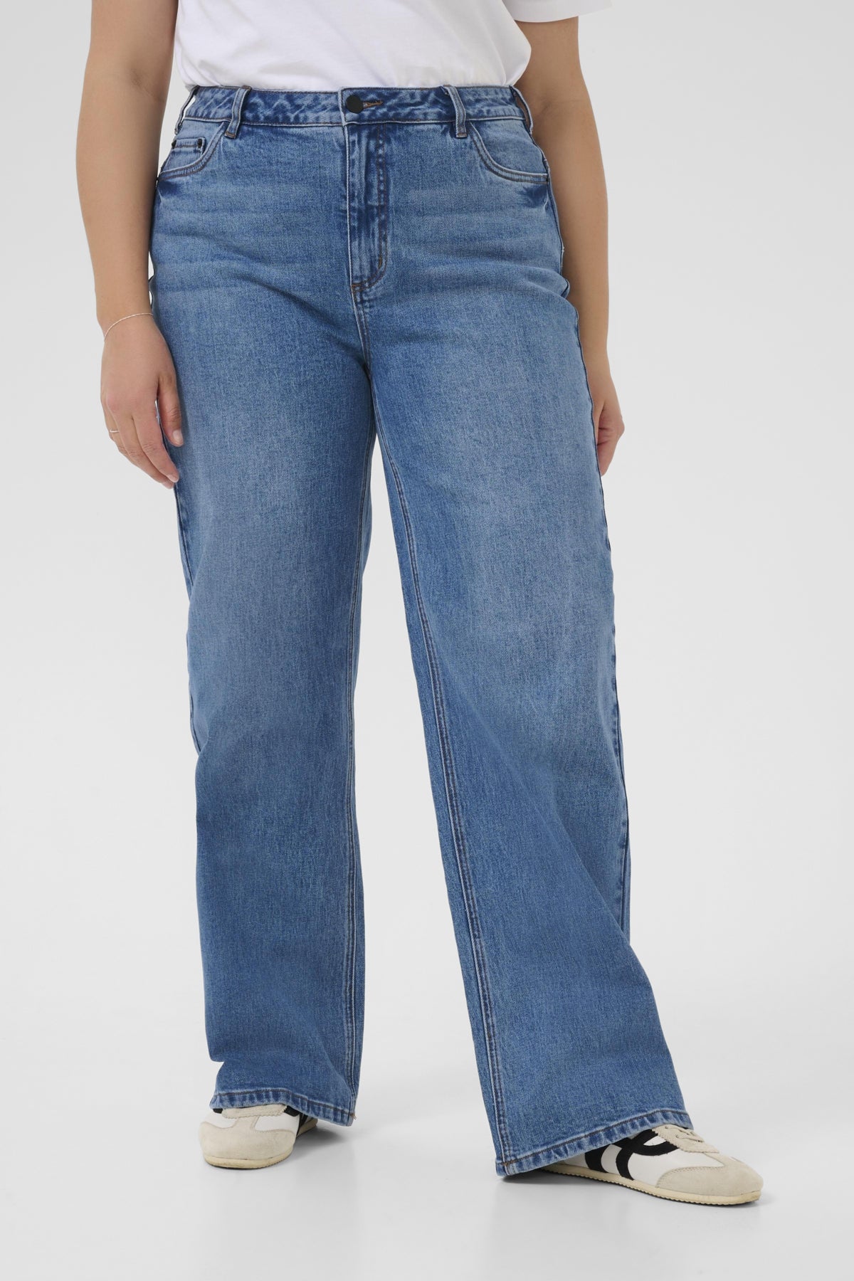 Leana Wide Jeans