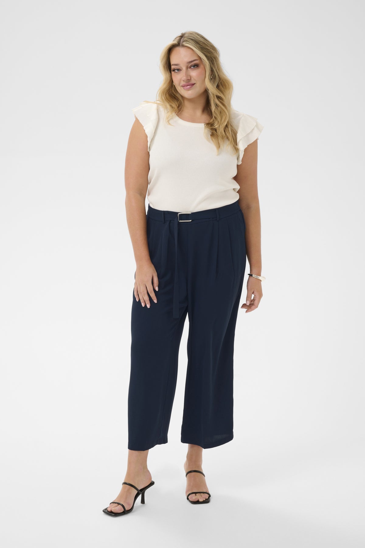 Cilia Cropped Buxur