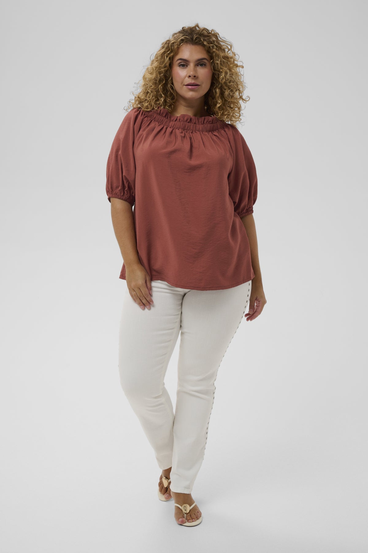 Neela Offshoulder Toppur