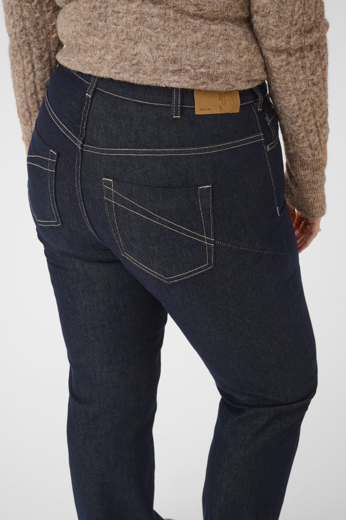 Flora Straight Jeans