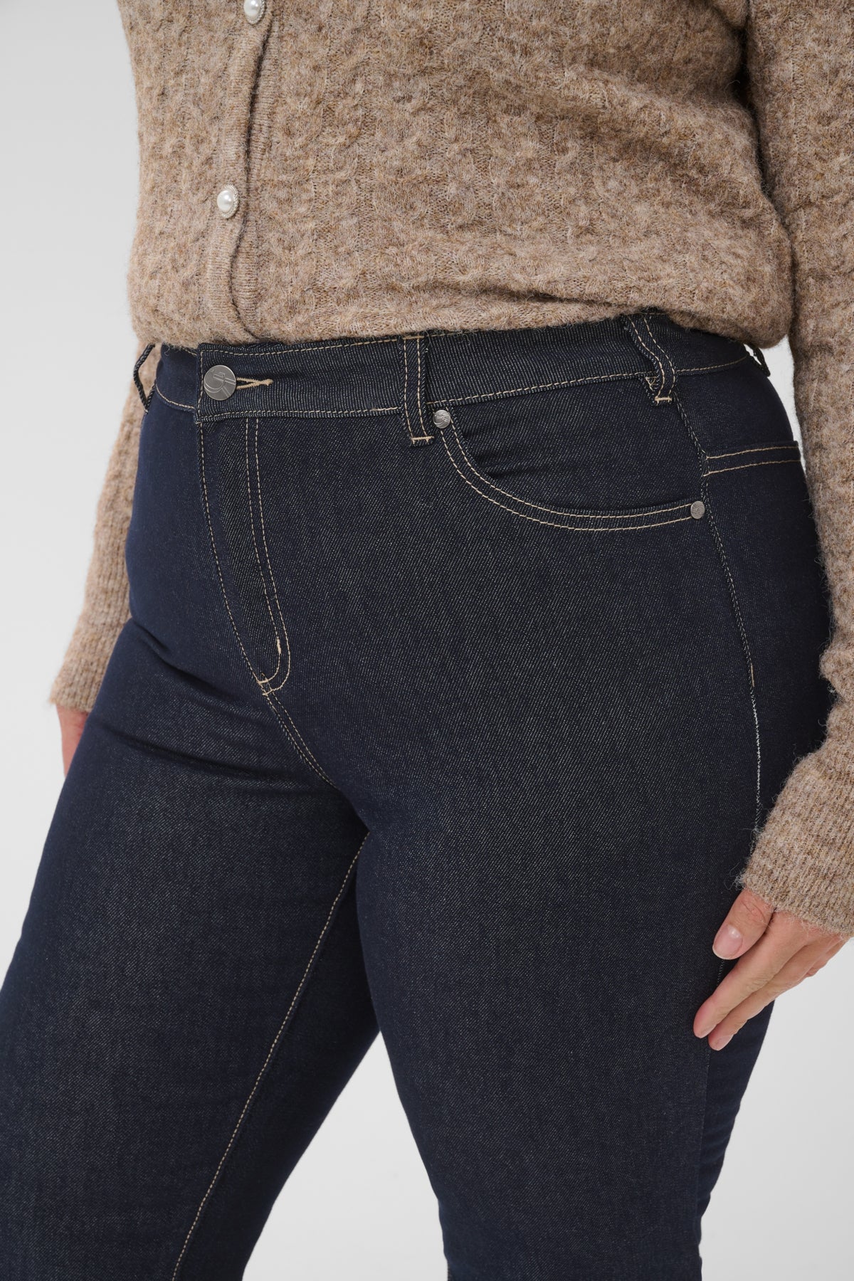 Flora Straight Jeans