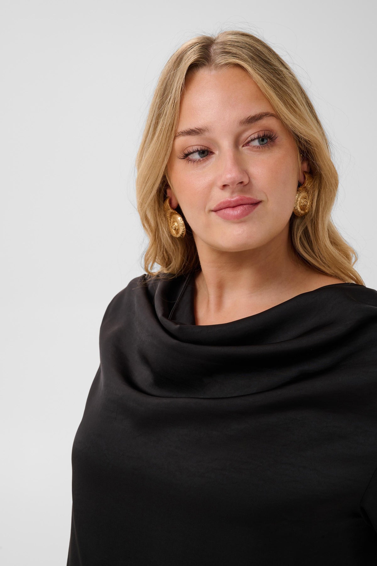 Lori Satín Blússa