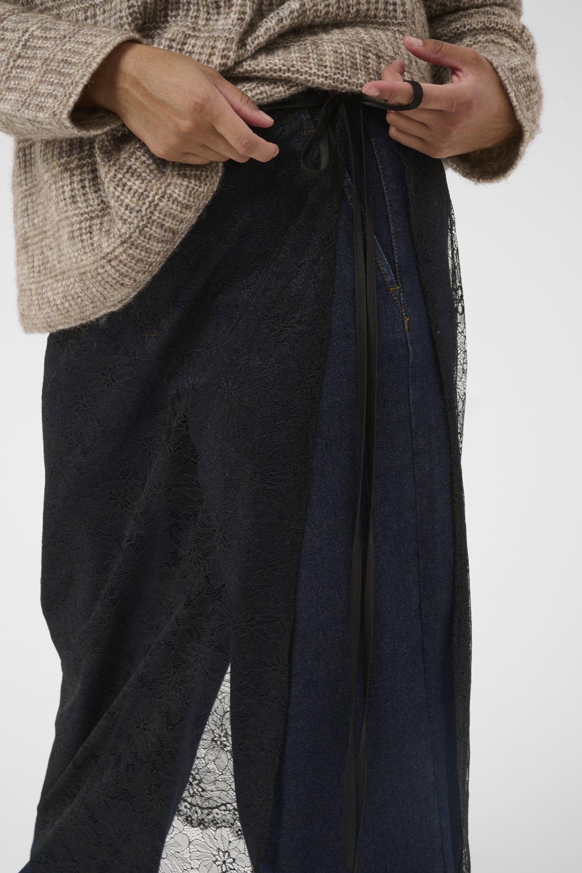 Lace Wrap Pils