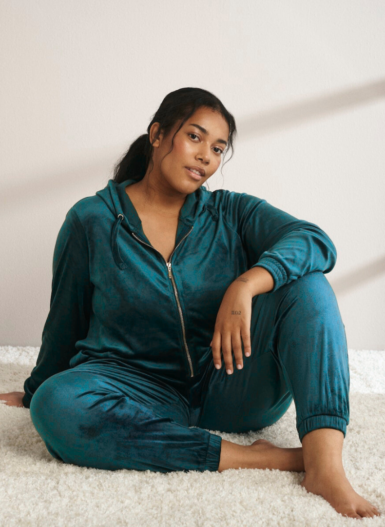 Helena Velúr Hettupeysa