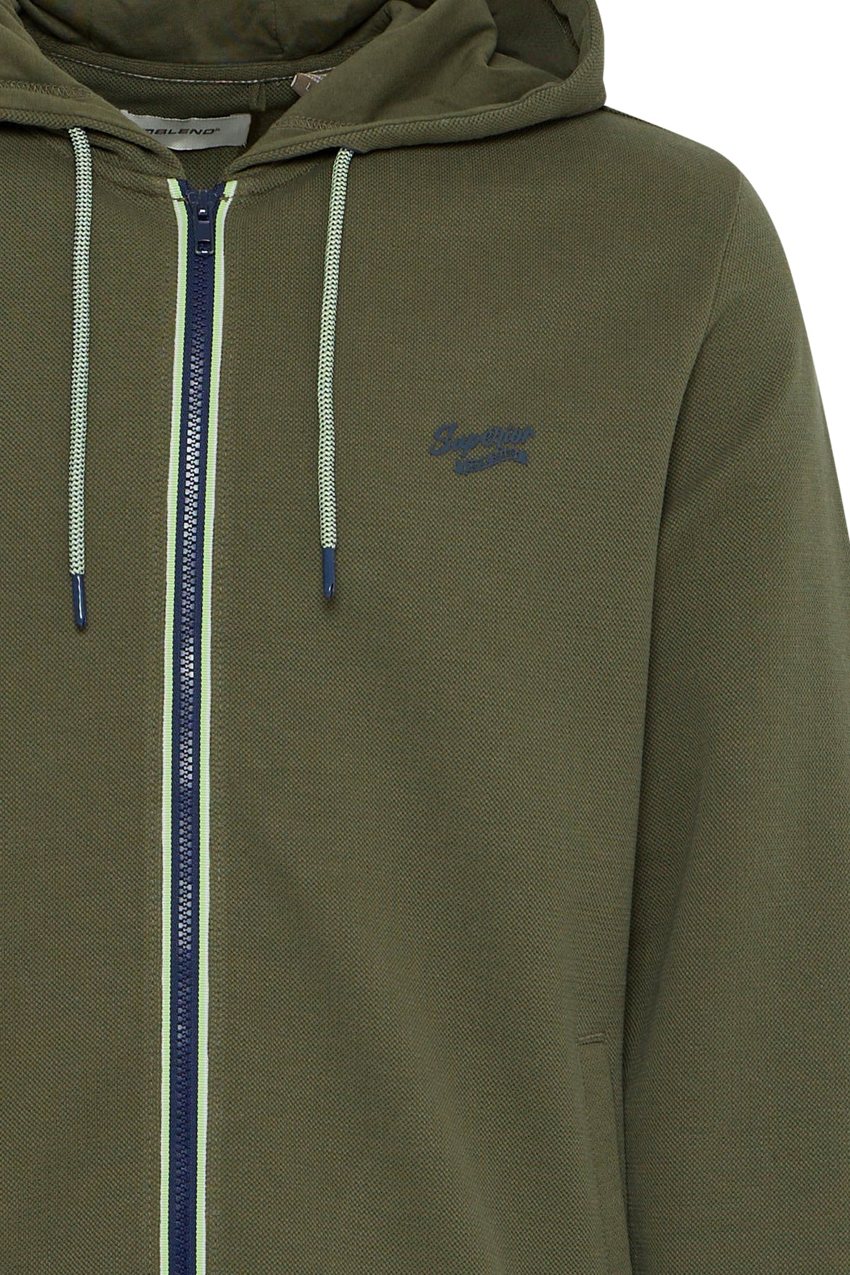 Superior Rennd Peysa