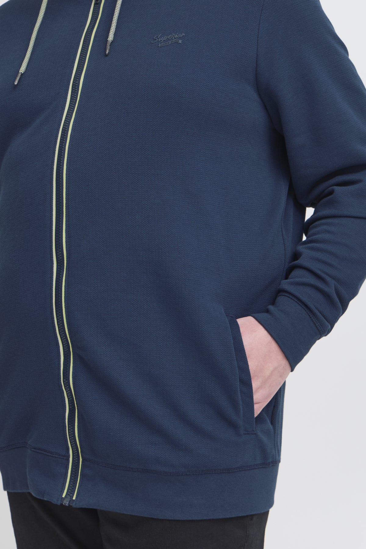 Superior Rennd Peysa