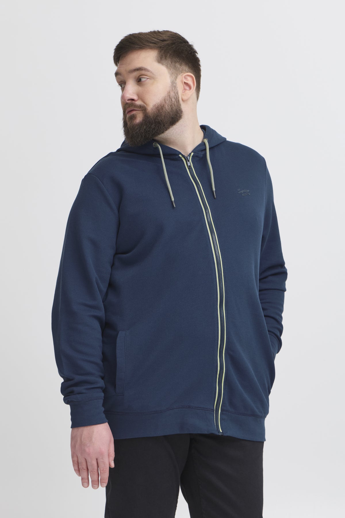 Superior Rennd Peysa