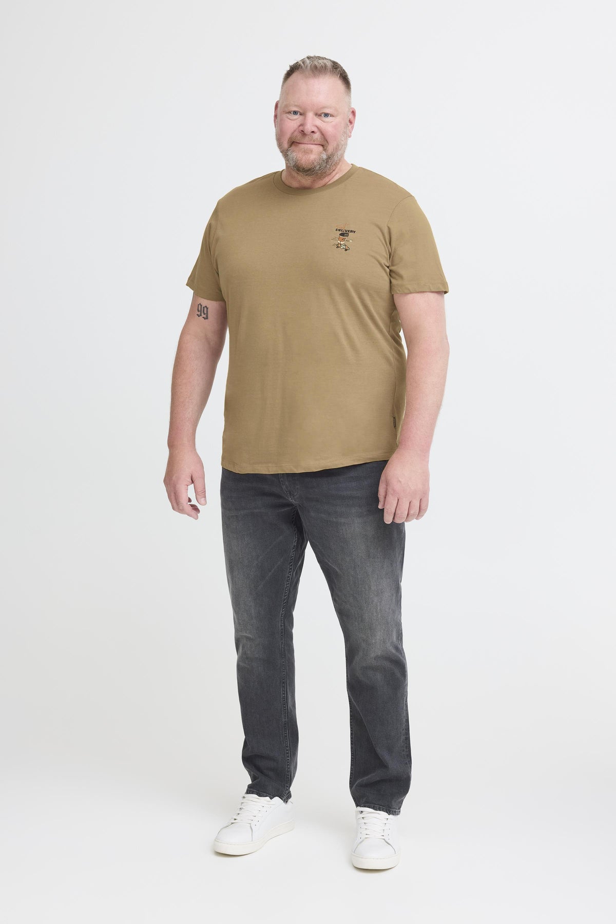 Kaven Stuttermabolur