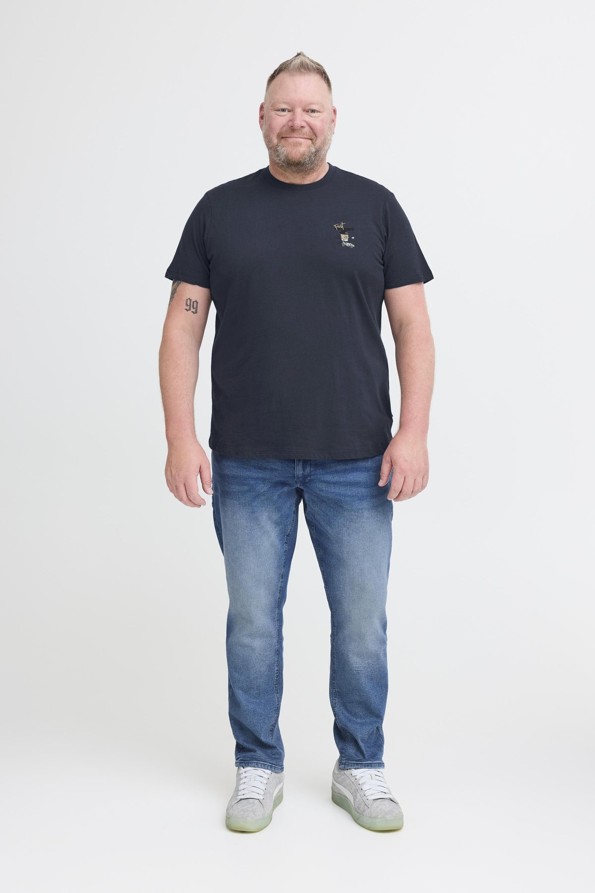 Kaven Stuttermabolur