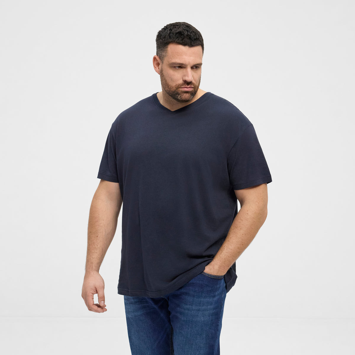 North V-neck Stuttermabolur