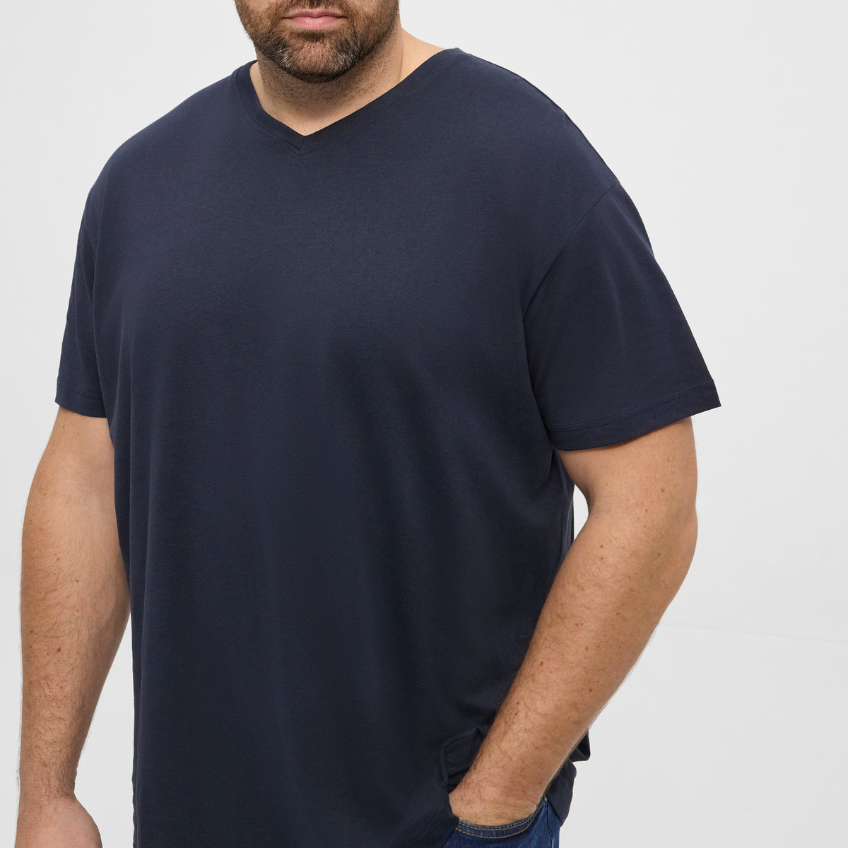 North V-neck Stuttermabolur