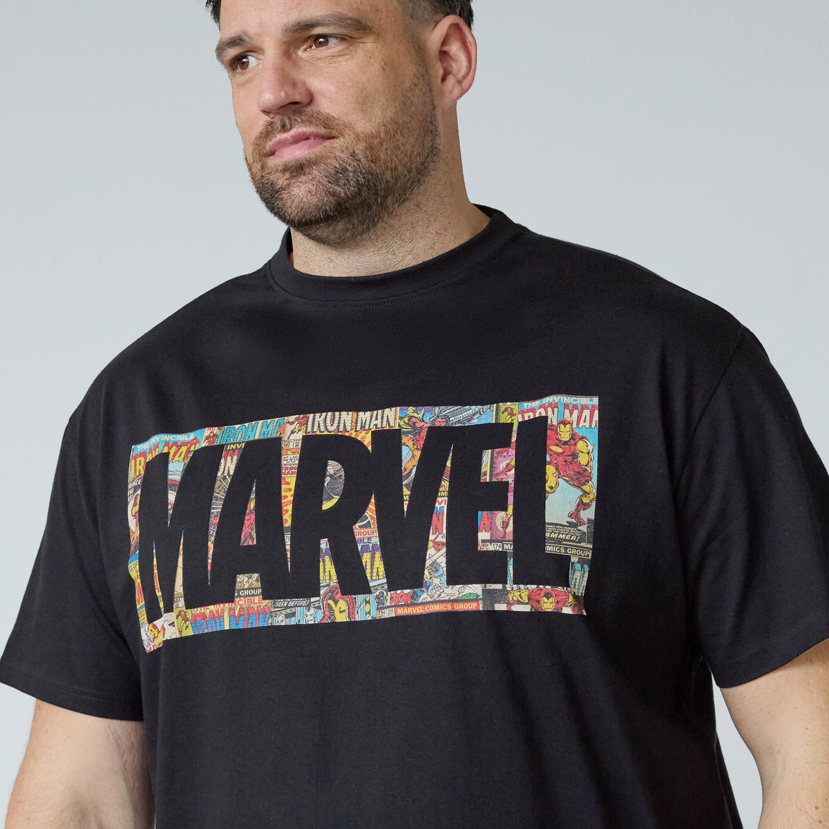 Marvel Logo Stuttermabolur