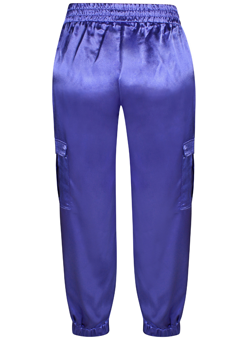 Thursday Cargo Buxur