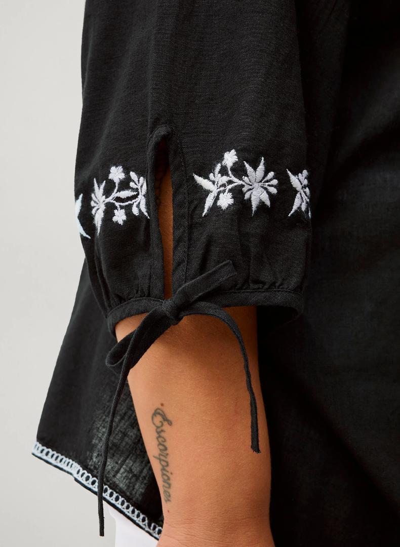 Flex Embroded Blússa