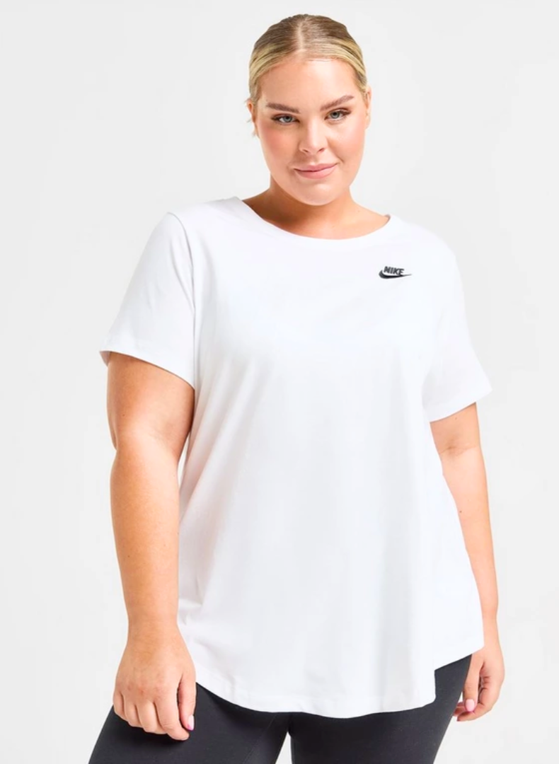 Club Essentials Stutterma - The Nike Tee