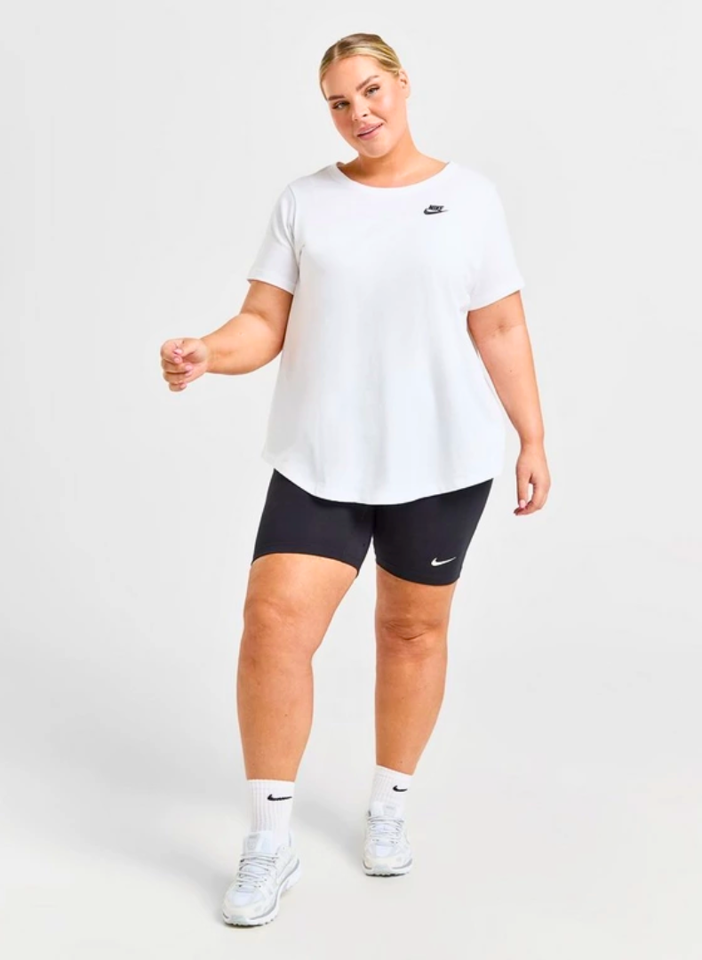 Club Essentials Stutterma - The Nike Tee