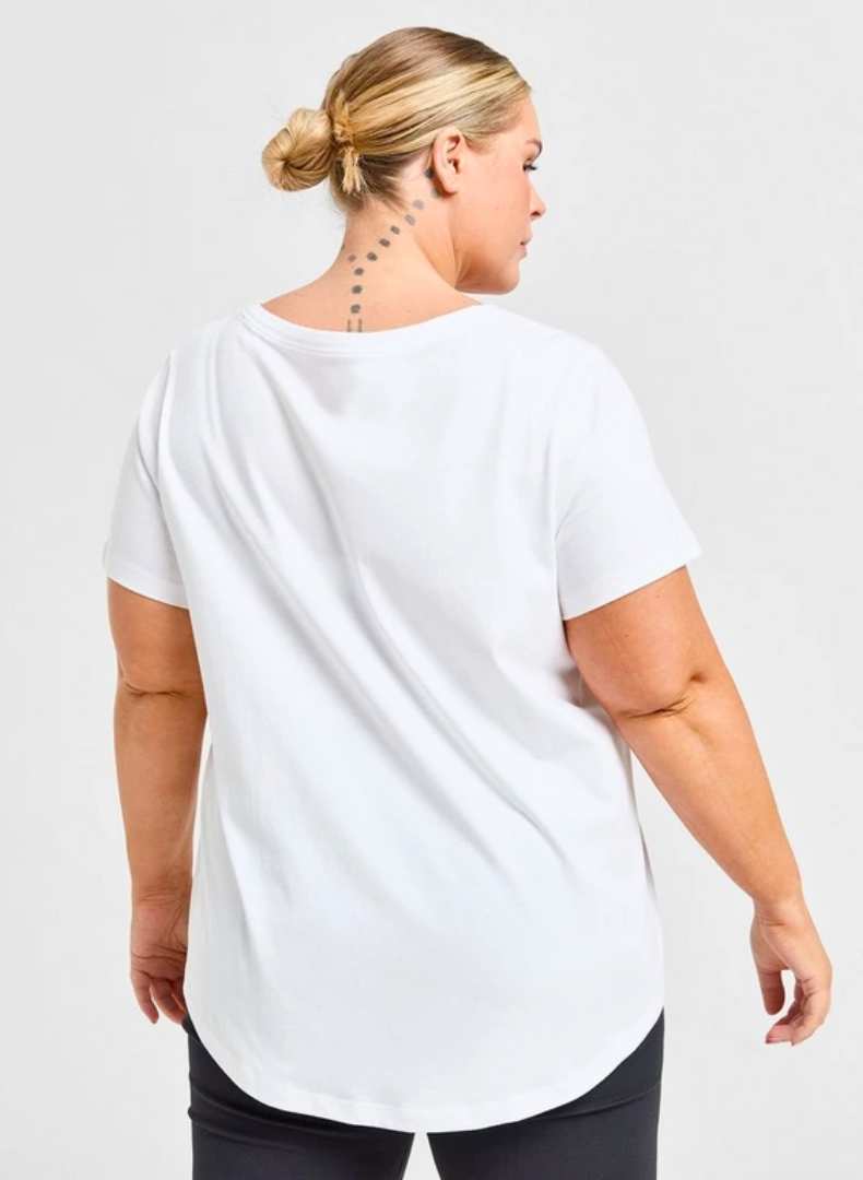 Club Essentials Stutterma - The Nike Tee