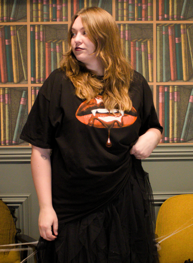 Vampire Lips TEE