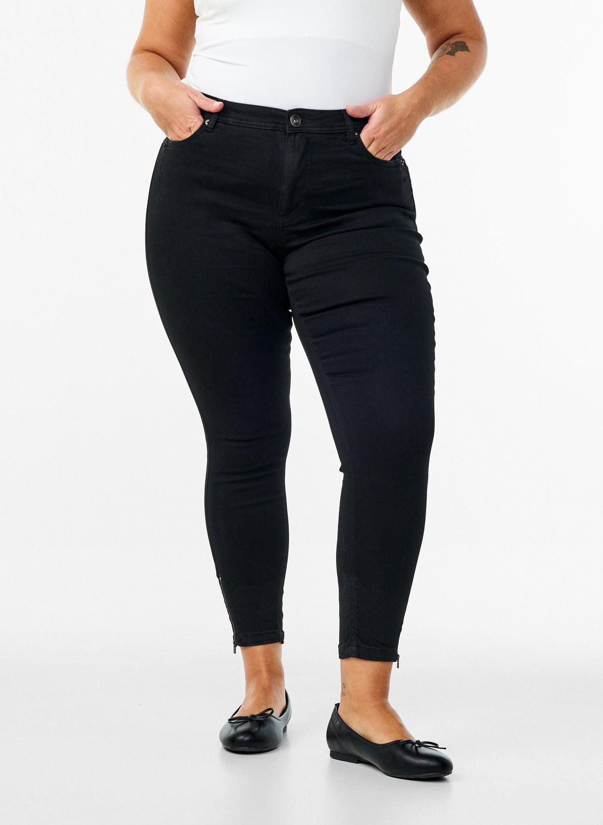 Luna Cropped Amy Gallabuxur