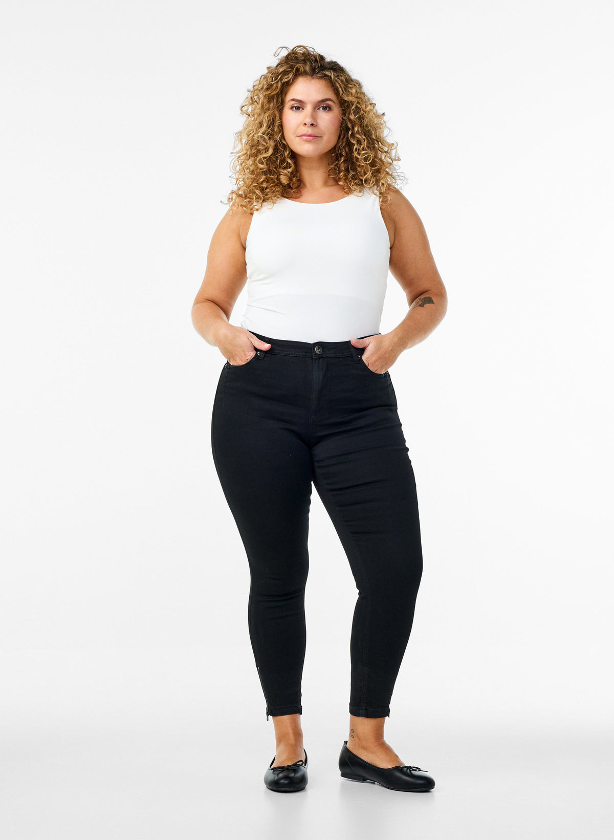 Luna Cropped Amy Gallabuxur