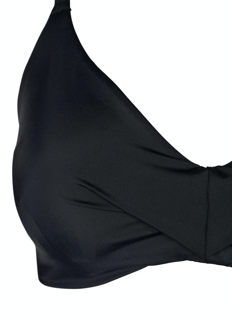 Nathalie Bikiní Haldari