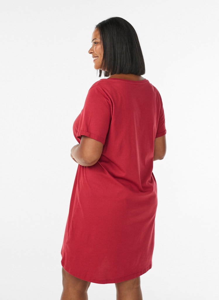 Red Brave Náttkjóll