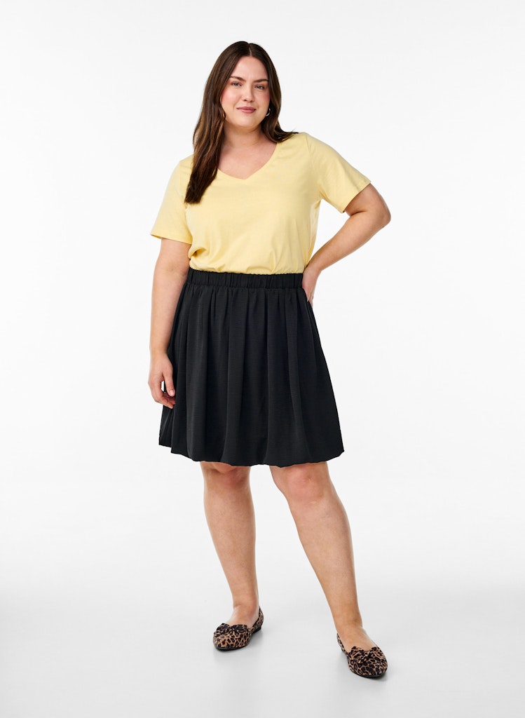 Katja V-neck Stuttermabolur