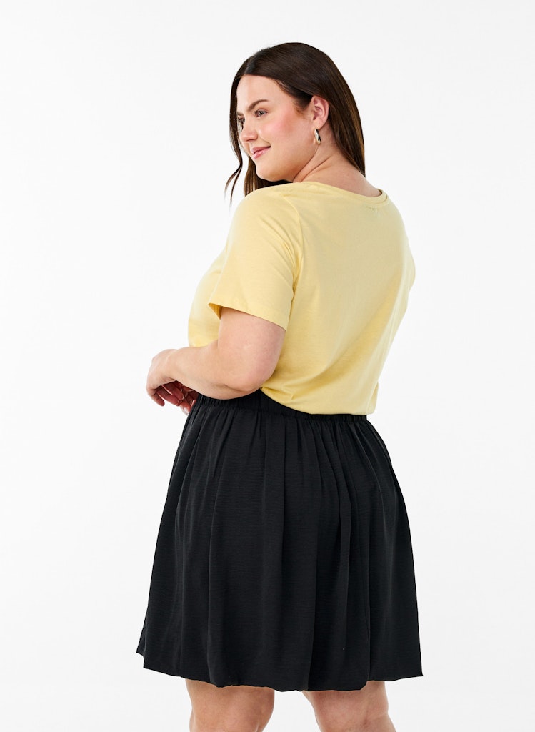 Katja V-neck Stuttermabolur