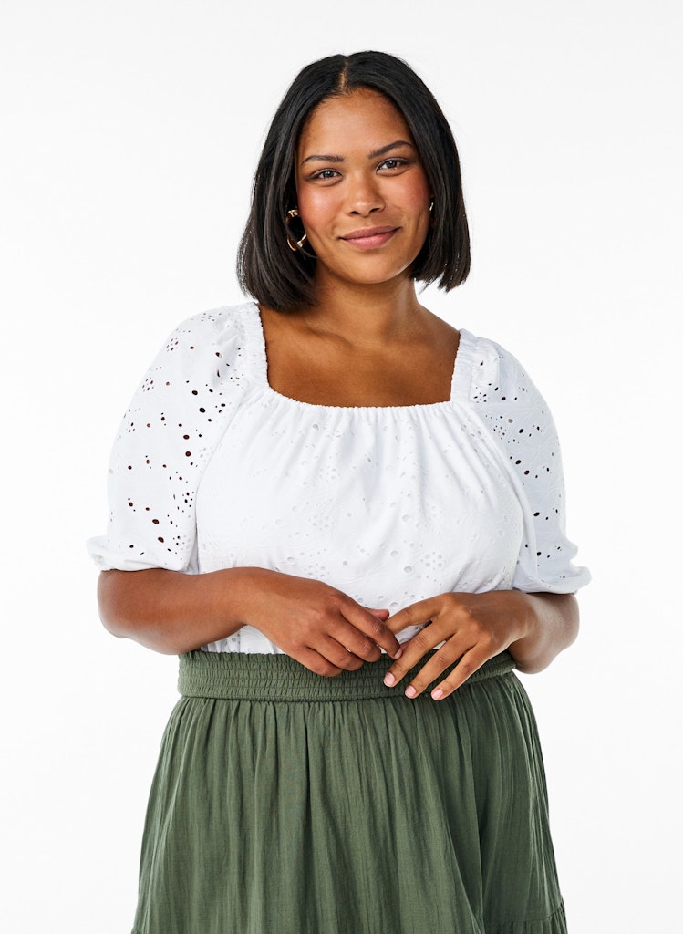 Nina Broderie Blússa