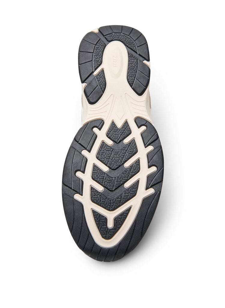 Lucy Strigaskór - Wide Fit