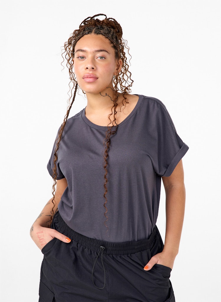 Katja Loose Tee