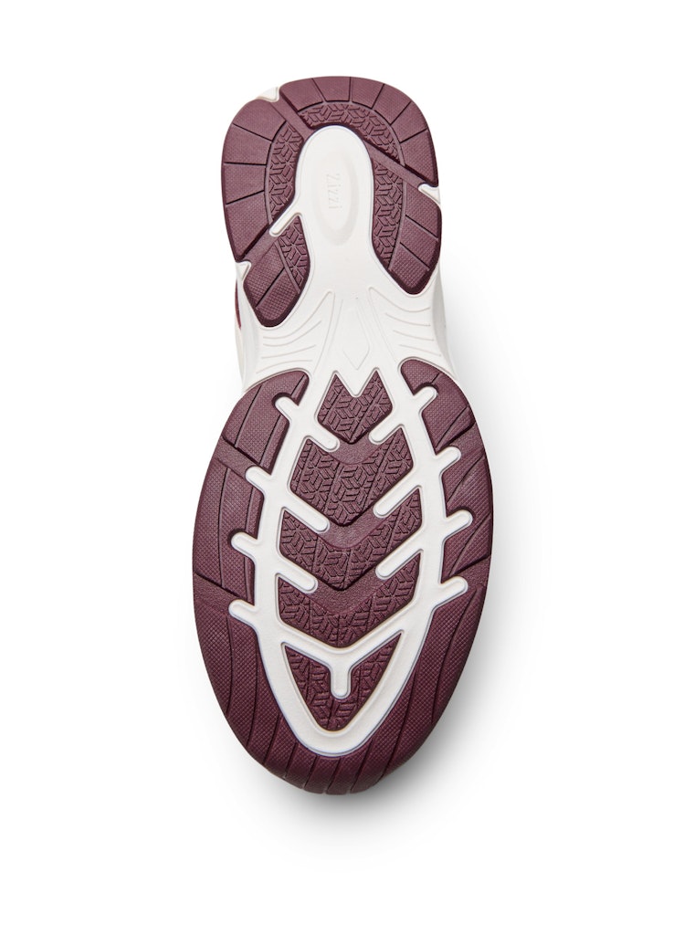 Lucy Strigaskór - Wide Fit