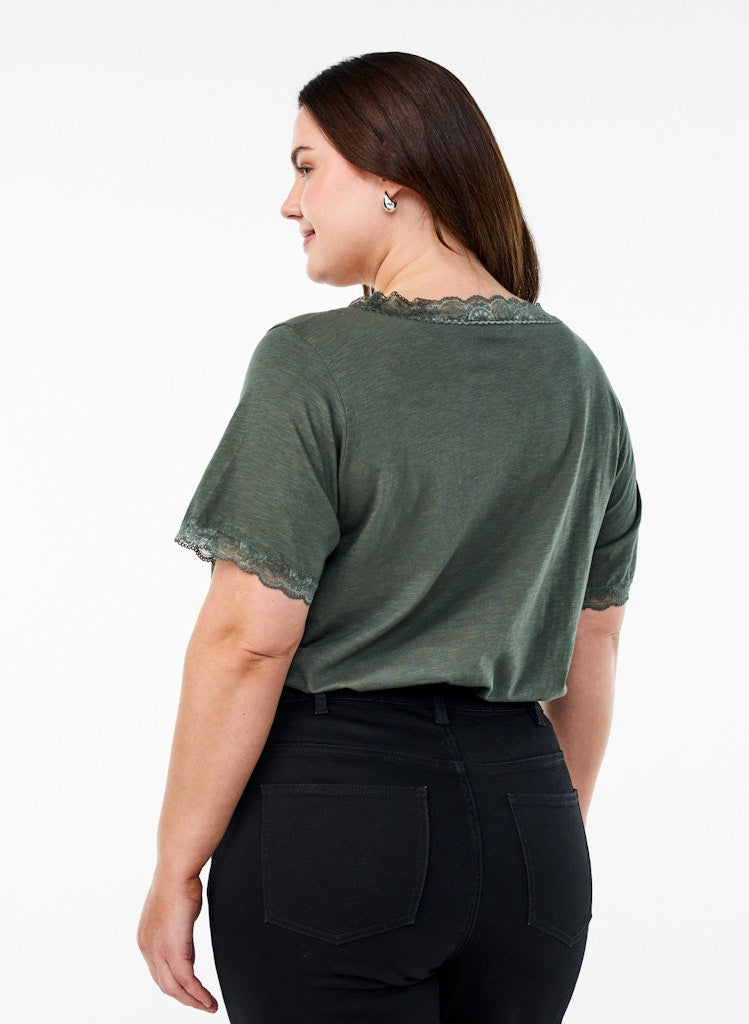 Kamia Lace Stuttermabolur