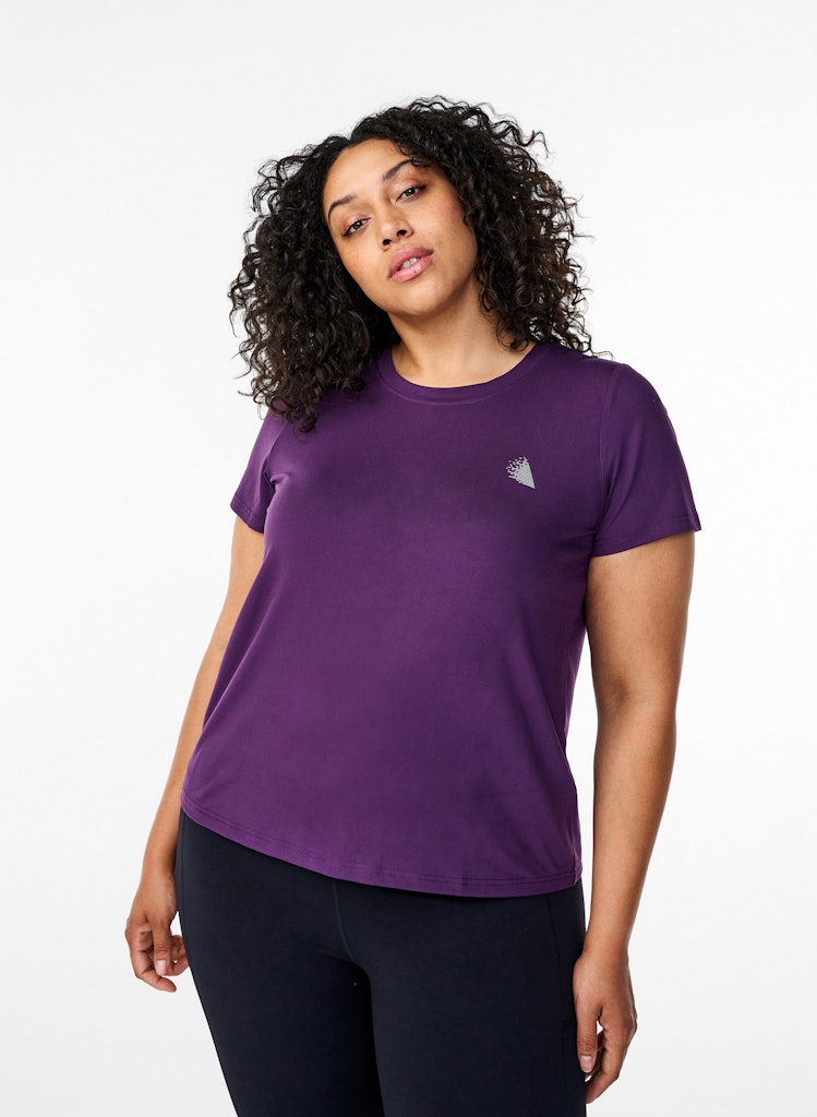ABasic Slim TEE