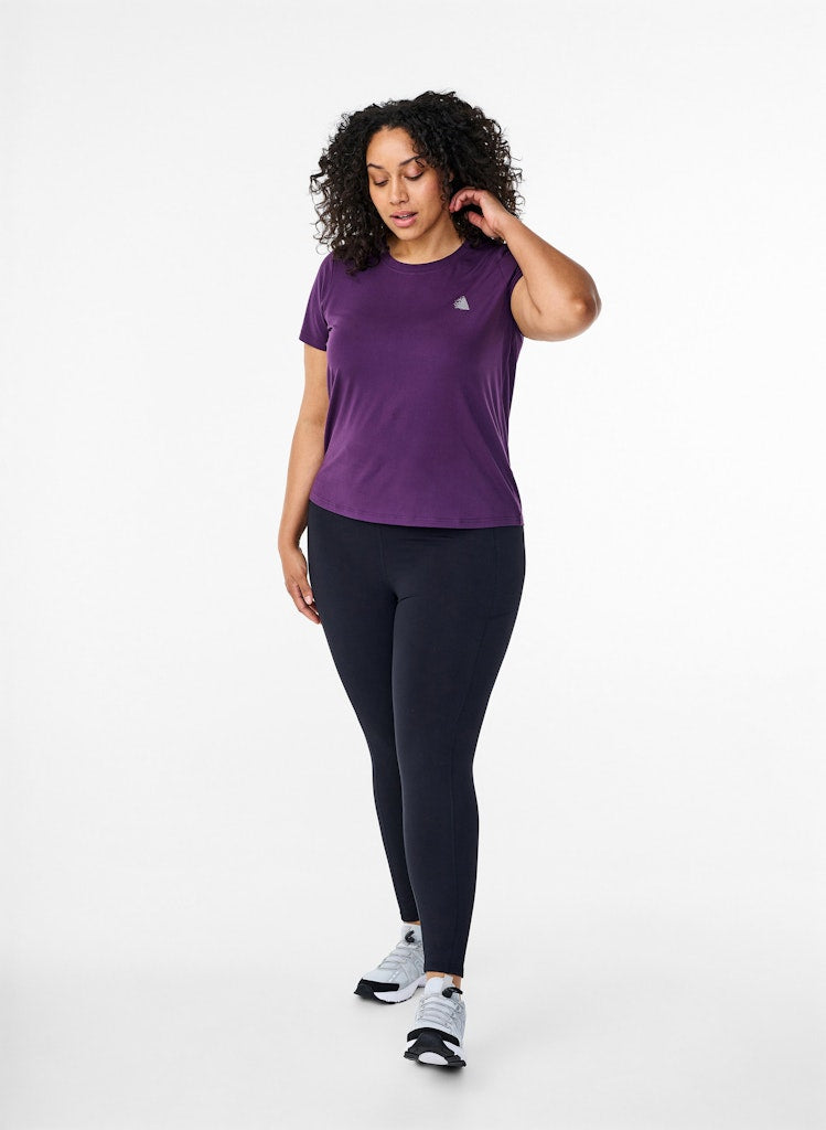 ABasic Slim TEE