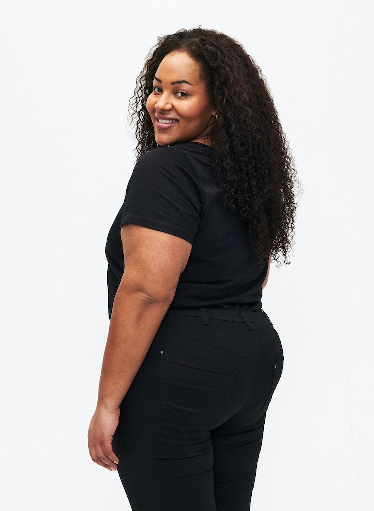 Black Flower Stuttermabolur