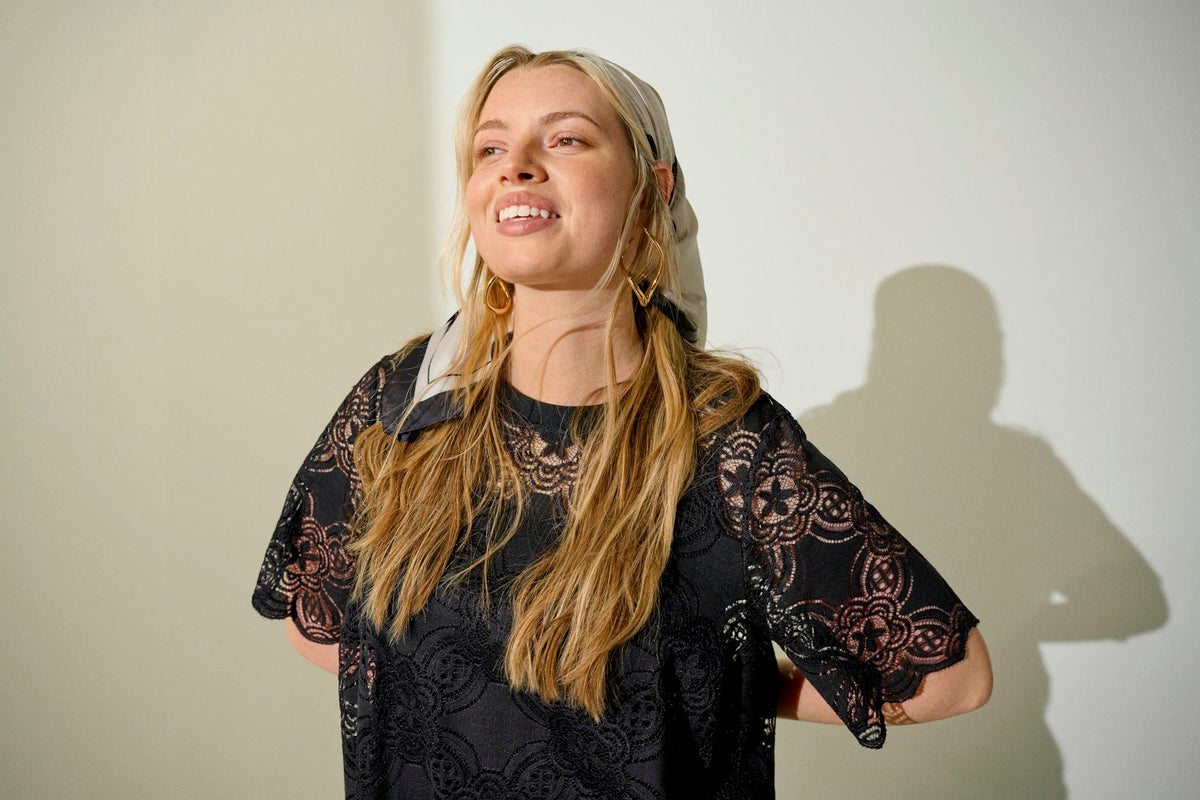 Adina Blúndu Midi Kjóll