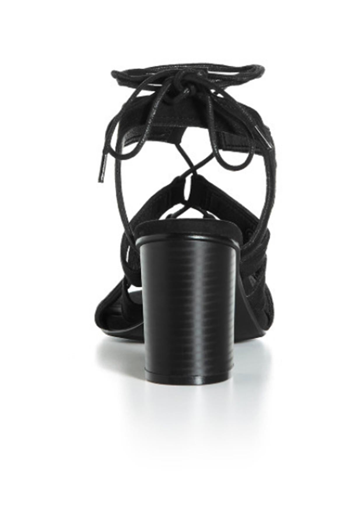 Lacey Strappy Sandalar