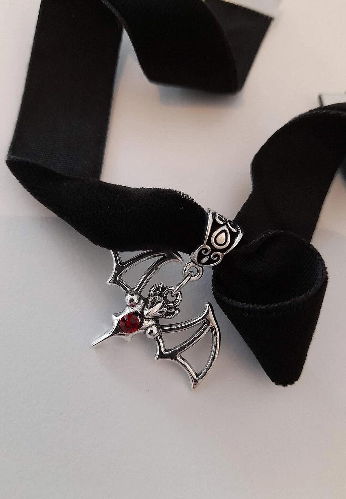 Velvet Bat Choker Hálsmen