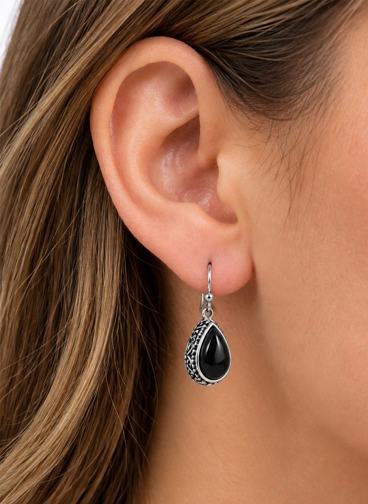 Black Teardrops Eyrnalokkar